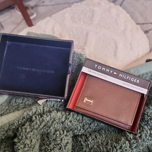 Tommy Hilfiger Brown Key & Card Holder